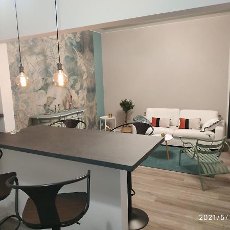 Aurora Flowers - Two Rooms And Free Parking Near Center And Train Station Модена Екстер'єр фото