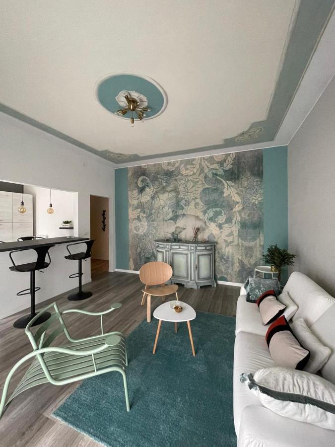 Aurora Flowers - Two Rooms And Free Parking Near Center And Train Station Модена Екстер'єр фото
