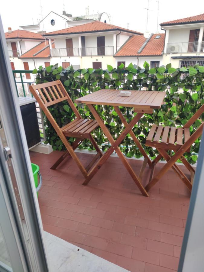 Aurora Flowers - Two Rooms And Free Parking Near Center And Train Station Модена Екстер'єр фото