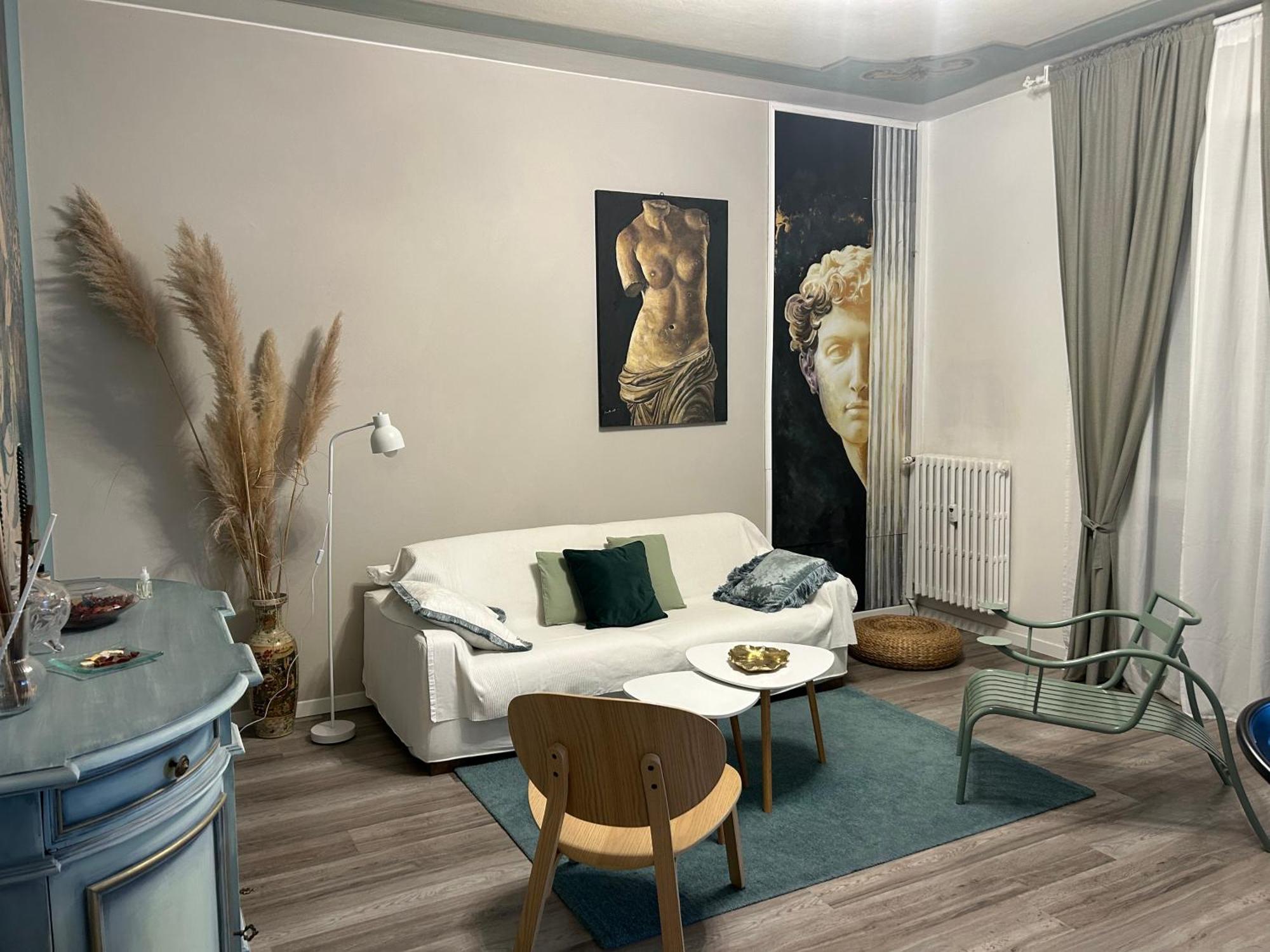 Aurora Flowers - Two Rooms And Free Parking Near Center And Train Station Модена Екстер'єр фото